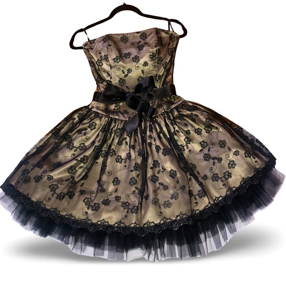 EUC Cache Y2K Sleeveless Beaded Floral Cocktail Dress Size 6